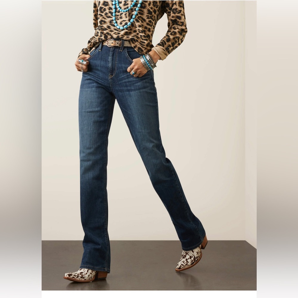 High Rise, Ultra Relaxed Levi 515 Boot-Cut Jeans